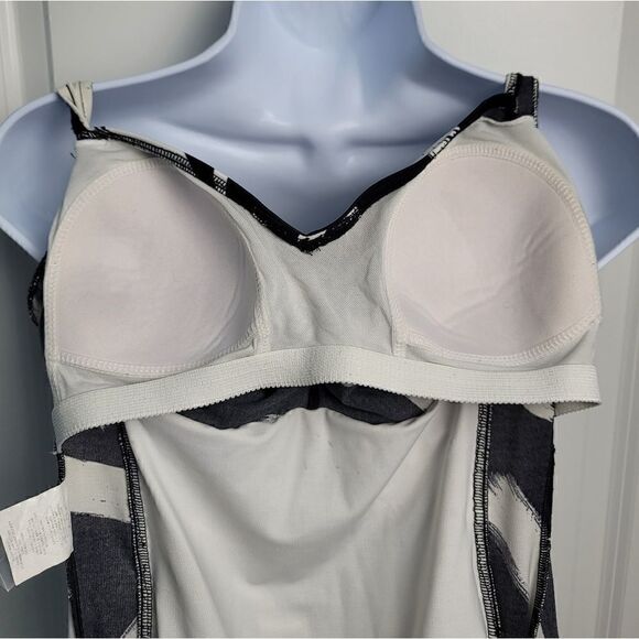 MAGIC SUIT One Piece Swimsuit - Picture 6 of 8